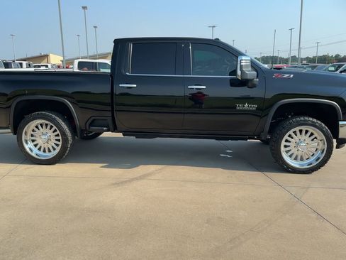 Used 2025 Chevrolet Silverado 2500 LTZ w/ LTZ Premium Texas Edition image 9