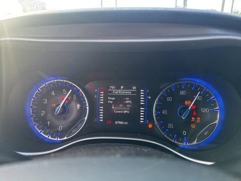 Used 2020 Chrysler Pacifica Touring-L w/ Premium Audio Group image 11