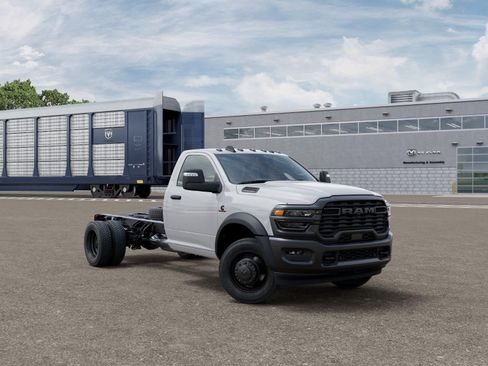 New 2026 RAM 5500 Tradesman AWD/4WD image 5