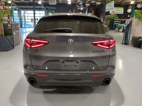 Used 2019 Alfa Romeo Stelvio Ti w/ Nero Edizione AWD/4WD image 9