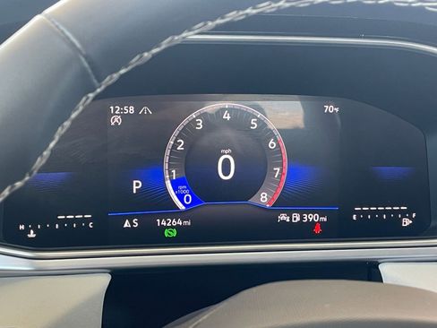 Used 2025 Volkswagen Taos SE image 40