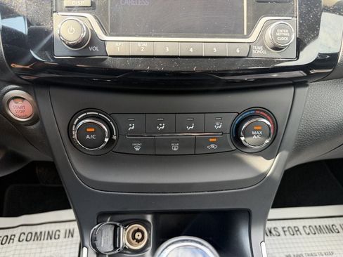 Used 2017 Nissan Sentra SV FWD image 18