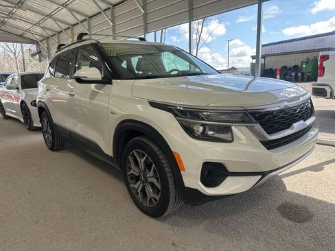 Used 2022 Kia Seltos EX image 1