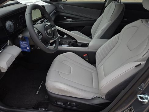 New 2026 Hyundai Elantra Limited FWD image 18