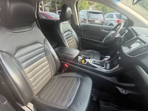 Used 2017 Ford Edge SEL w/ Equipment Group 201A AWD/4WD image 32