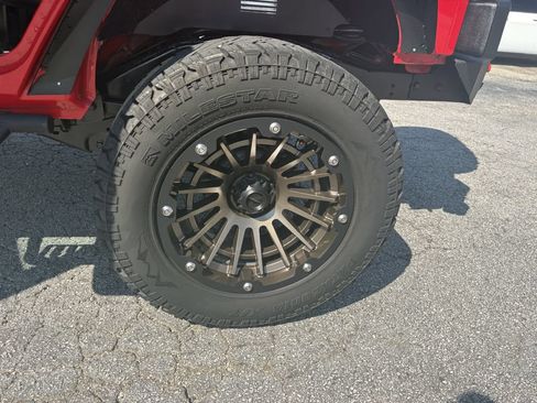 Used 2016 Jeep Wrangler Unlimited Sport AWD/4WD image 16