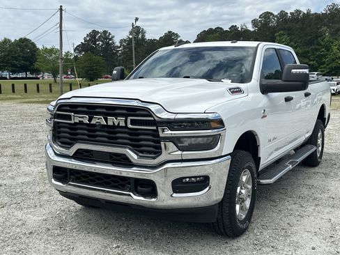Used 2026 RAM 2500 Big Horn AWD/4WD image 1
