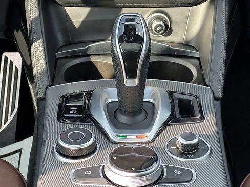 Used 2024 Alfa Romeo Stelvio Ti image 20