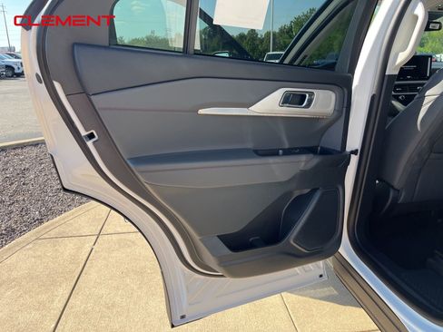 New 2025 Ford Explorer Active w/ Active Comfort Package image 29