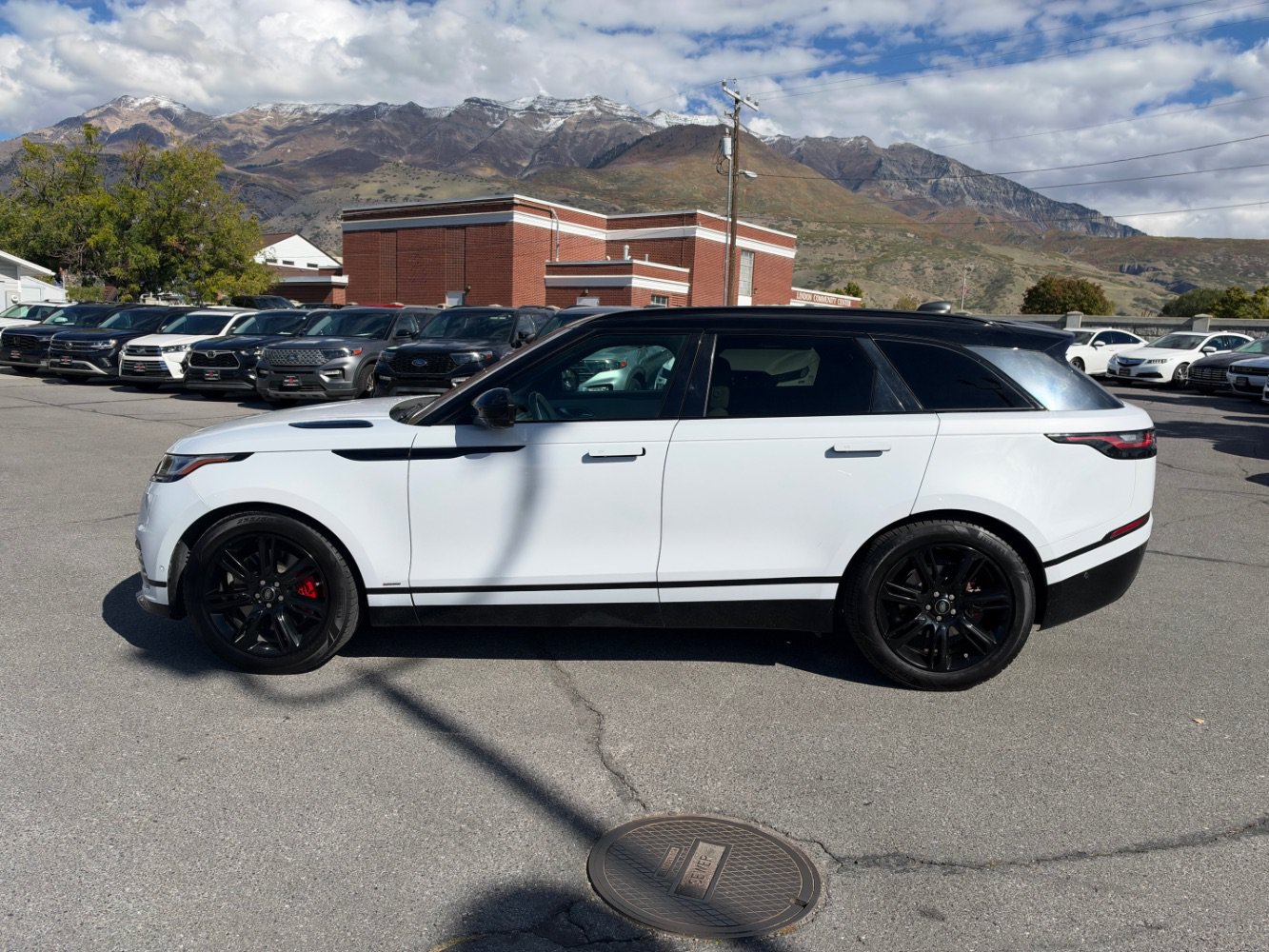 Used 2021 Land Rover Range Rover Velar R-Dynamic S AWD/4WD image 2