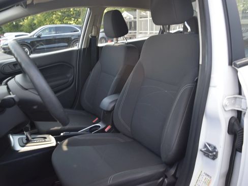 Used 2018 Ford Fiesta SE FWD image 5