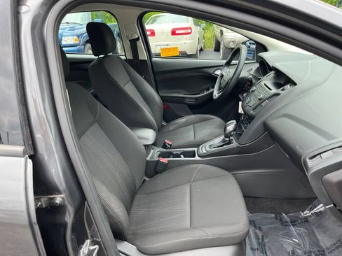Used 2017 Ford Focus SE FWD image 22