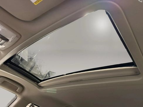 Used 2018 Toyota Sienna XLE w/ XLE Navigation Package FWD image 25