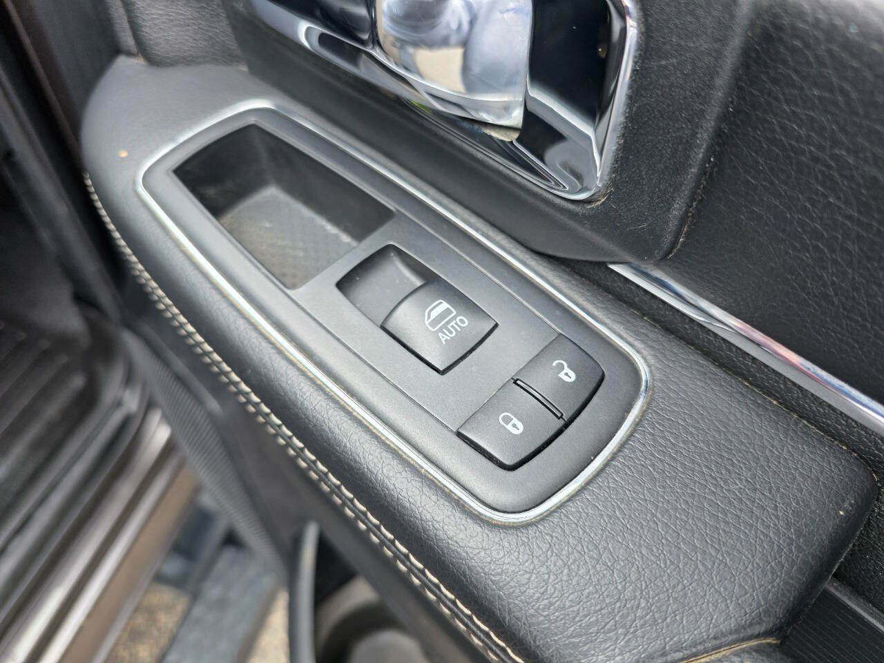 Used 2018 RAM 2500 Laramie w/ Sport Appearance Group AWD/4WD image 31