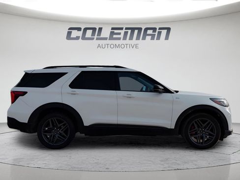 Used 2025 Ford Explorer ST-Line w/ ST-Line Street Pack image 6