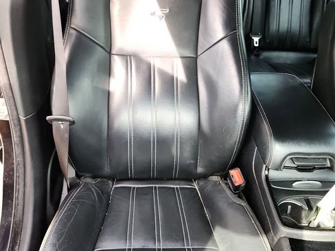 Used 2017 Chrysler 300 S w/ S Model Appearance Package RWD image 18
