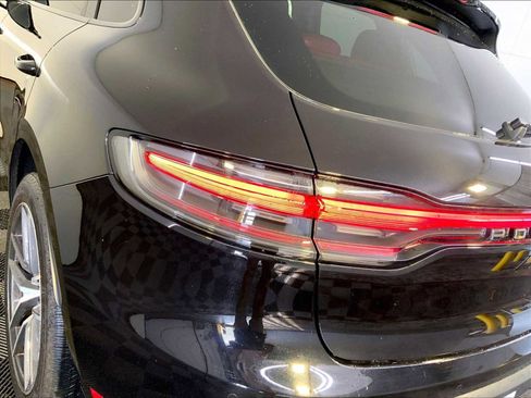 Certified 2024 Porsche Macan S image 30