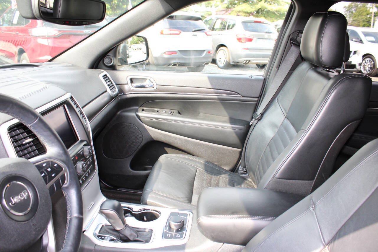 Used 2018 Jeep Grand Cherokee Limited AWD/4WD image 14