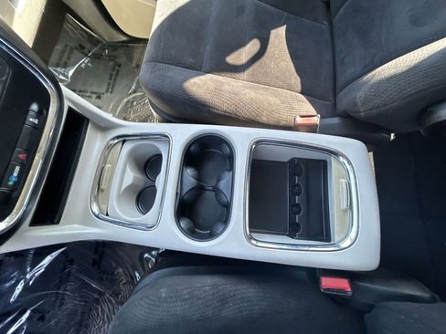 Used 2014 Dodge Grand Caravan SXT FWD image 19