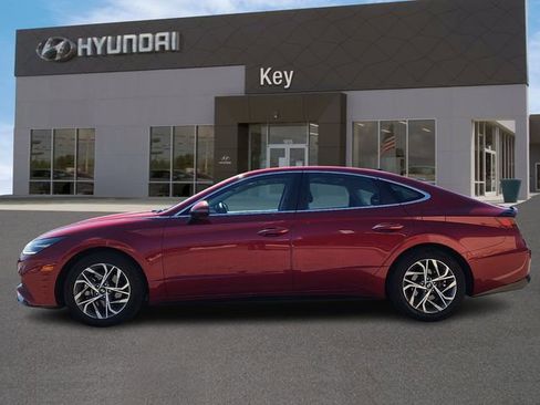 Certified 2023 Hyundai Sonata SEL w/ Convenience Package FWD image 5