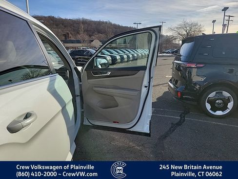 New 2026 Volkswagen Atlas SEL image 40