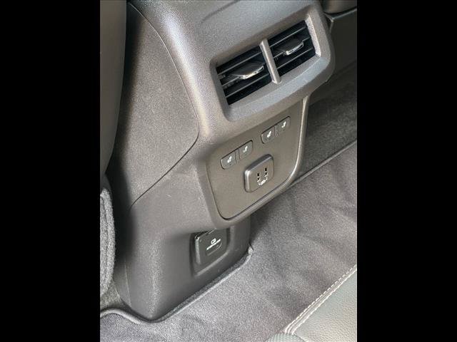 Used 2024 GMC Terrain Denali AWD/4WD image 11