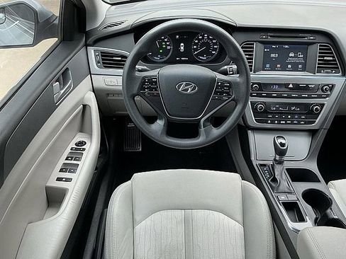 Used 2017 Hyundai Sonata SE FWD image 14