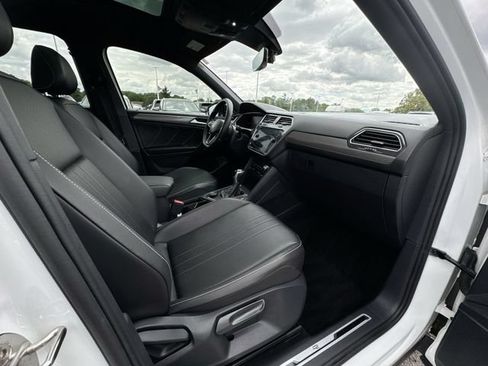 Used 2022 Volkswagen Tiguan SE R-Line AWD/4WD image 29