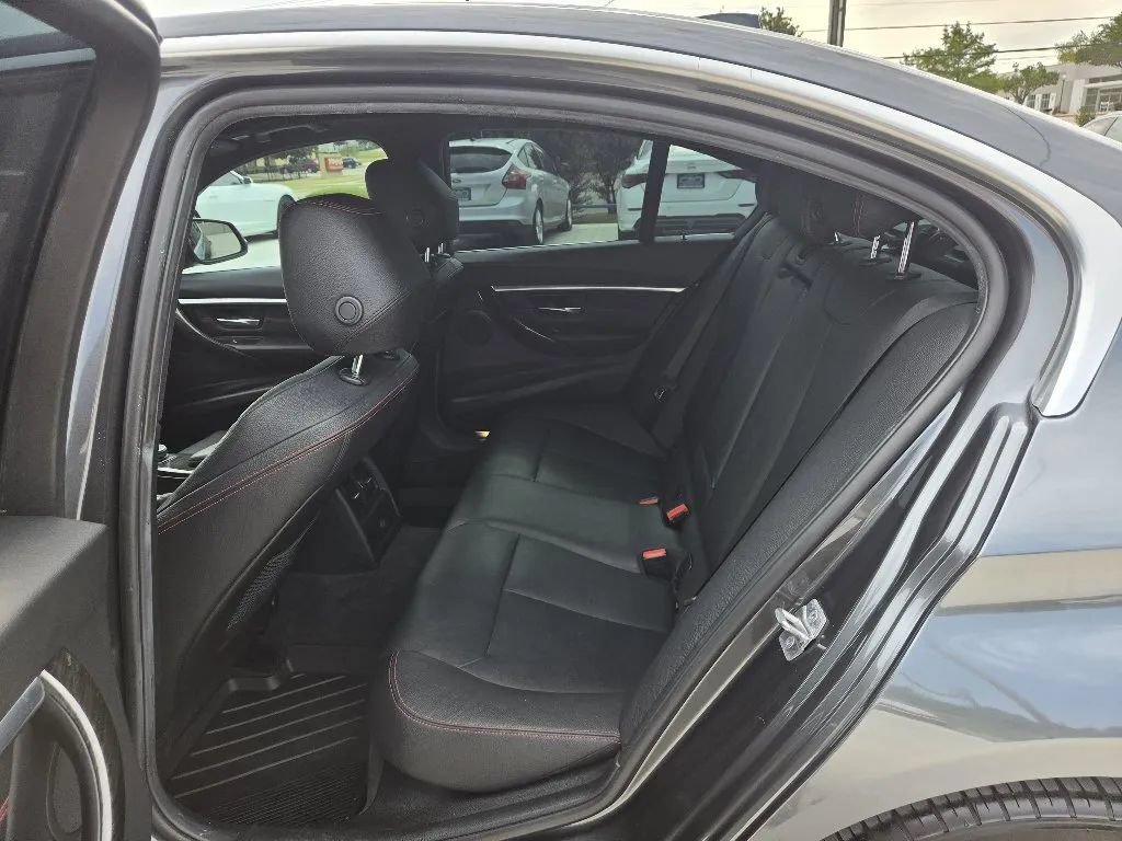 Used 2017 BMW 330i Sedan RWD image 14