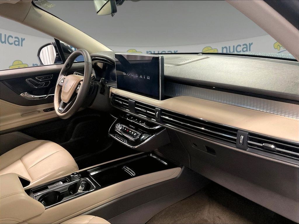 Used 2023 Lincoln Corsair AWD w/ Equipment Group 101A image 14