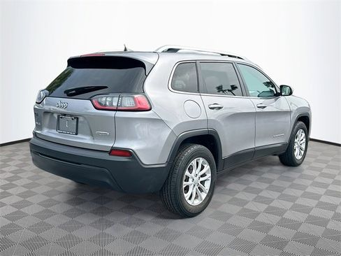 Used 2019 Jeep Cherokee Latitude w/ Cold Weather Group image 7