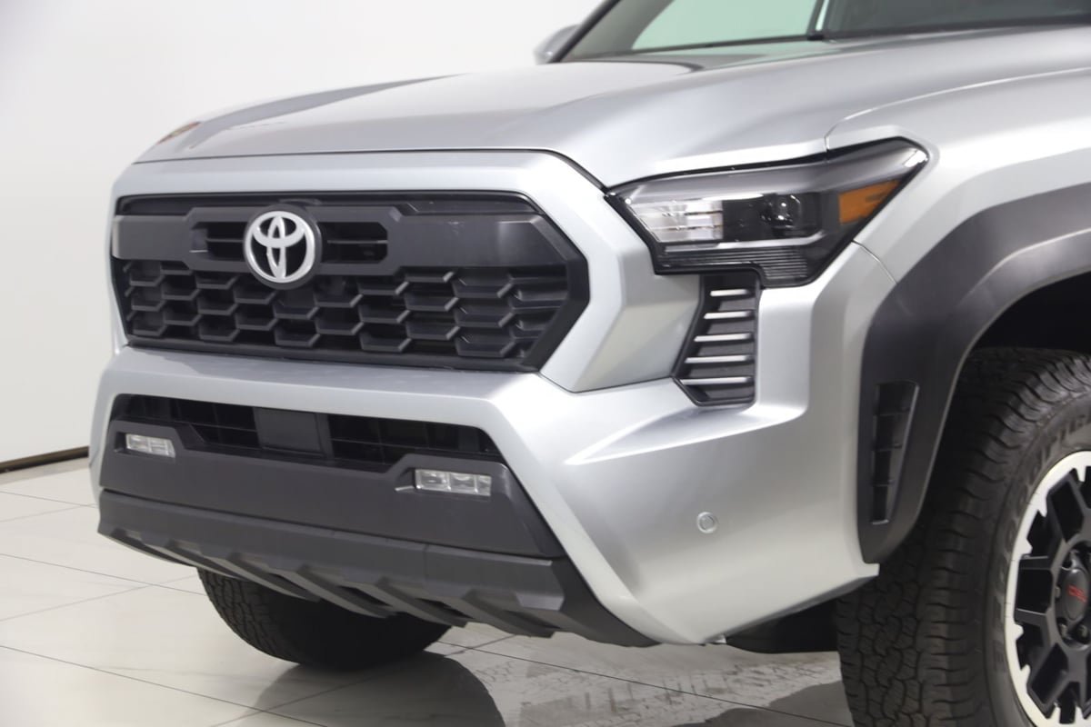 Used 2024 Toyota Tacoma TRD Off-Road AWD/4WD image 42