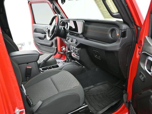 Used 2024 Jeep Gladiator Mojave AWD/4WD image 6