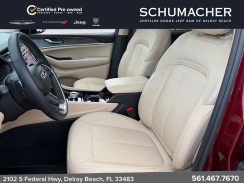 Used 2022 Jeep Grand Cherokee L Limited AWD/4WD image 11