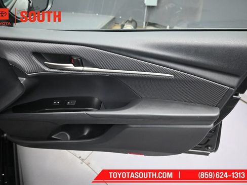 Used 2026 Toyota Camry SE FWD image 29
