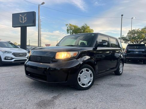 Used 2013 Scion xB Hatchback 4D image 1