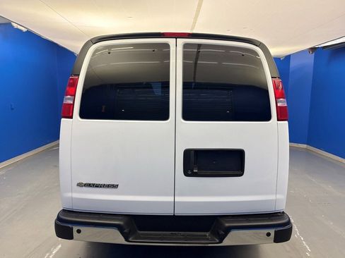 New 2025 Chevrolet Express 3500 LS image 6
