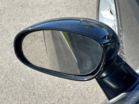 Used 2013 Dodge Challenger SXT image 9