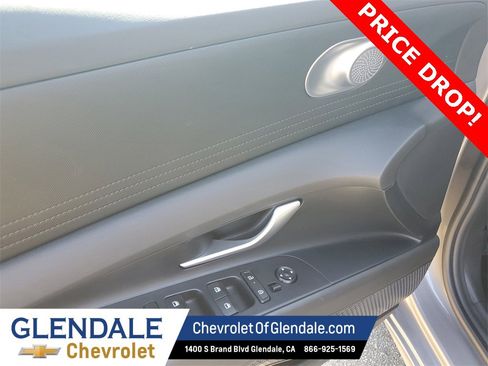 Used 2024 Hyundai Elantra SEL image 19