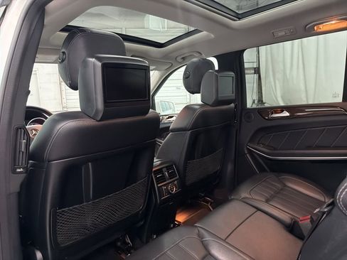 Used 2014 Mercedes-Benz GL 450 4MATIC image 18