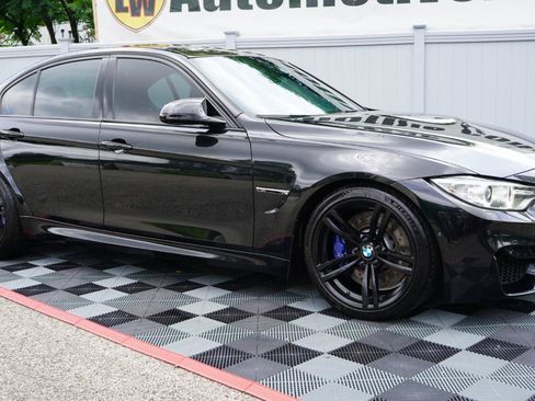Used 2017 BMW M3 w/ Executive Package RWD image 4