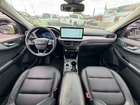 Used 2025 Ford Escape Platinum AWD/4WD image 30