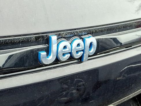 Used 2022 Jeep Grand Cherokee Limited 4xe image 6