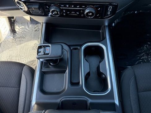 Used 2024 Chevrolet Silverado 1500 LT Trail Boss w/ Convenience Package II image 18