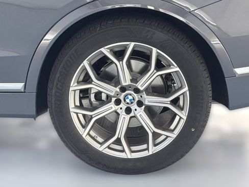 Used 2026 BMW X7 xDrive40i w/ Premium Package image 11