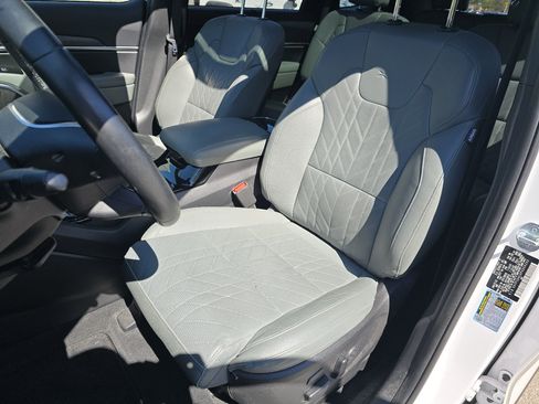 Used 2023 Kia Telluride SX X-Line image 24