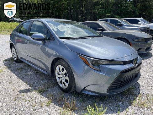 Used 2025 Toyota Corolla LE image 1