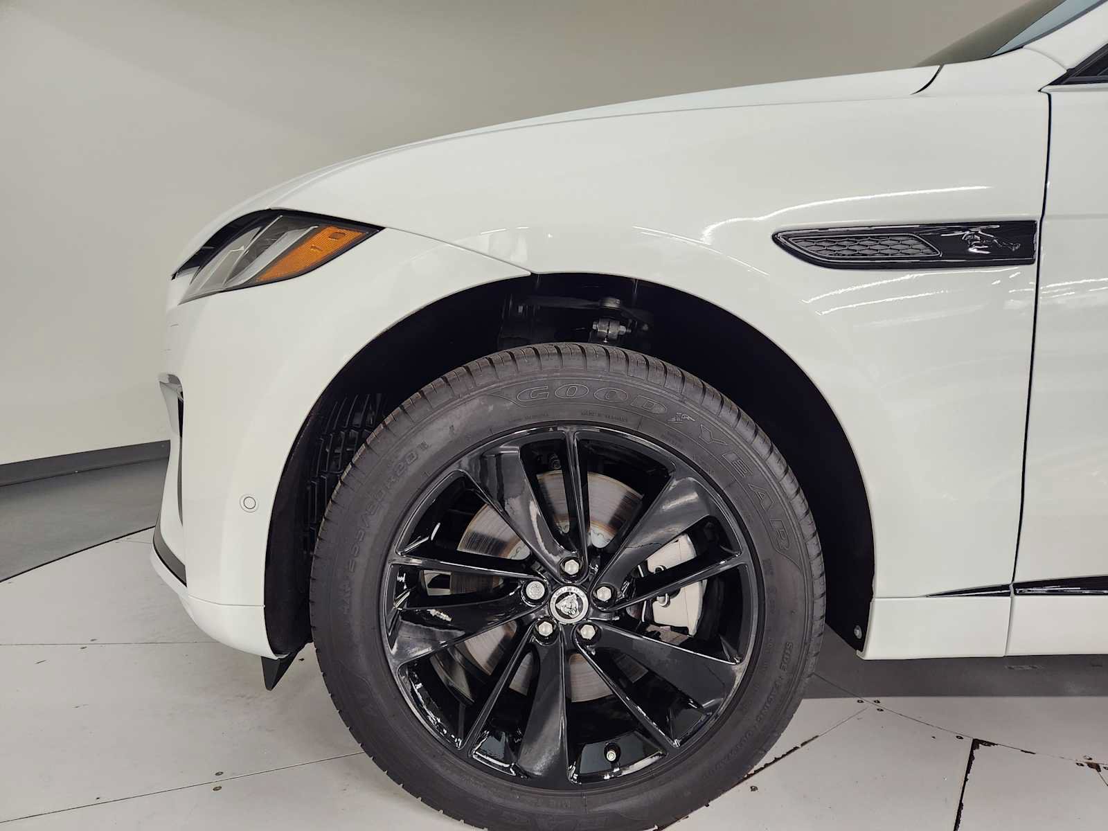 New 2026 Jaguar F-PACE R-Dynamic S AWD/4WD image 11