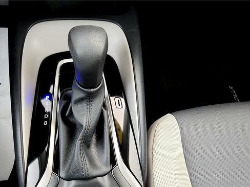 Used 2023 Toyota Corolla LE image 29