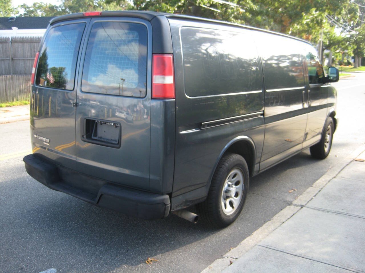 Used 2014 Chevrolet Express 1500 RWD image 4